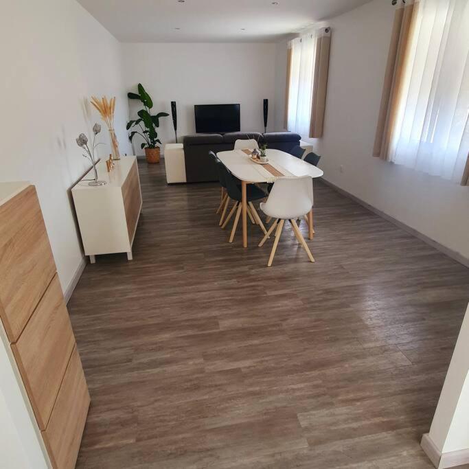 Joli Haut De Villa 3 Chambres Climatise Avec Jacuzzi Μαρινιάν Εξωτερικό φωτογραφία